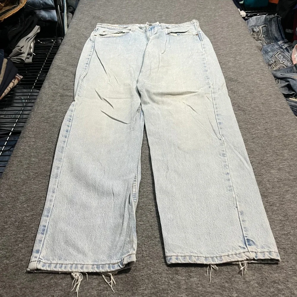 Levis 550 Relaxed Fit Light Wash Distressed Denim Jeans Mens 36x32 vintage 90s